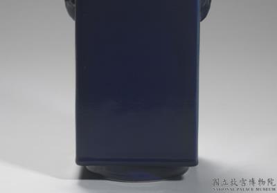 图片[2]-Cong-shaped vase with applique animal masks in cobalt blue glaze, Qing dynasty, Qianlong reign (1736-1795)-China Archive